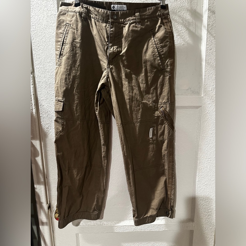 Columbia Women’s Capri  Tan Cargo Pants